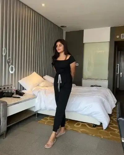 Call Girls Garhi Cash On Delivery